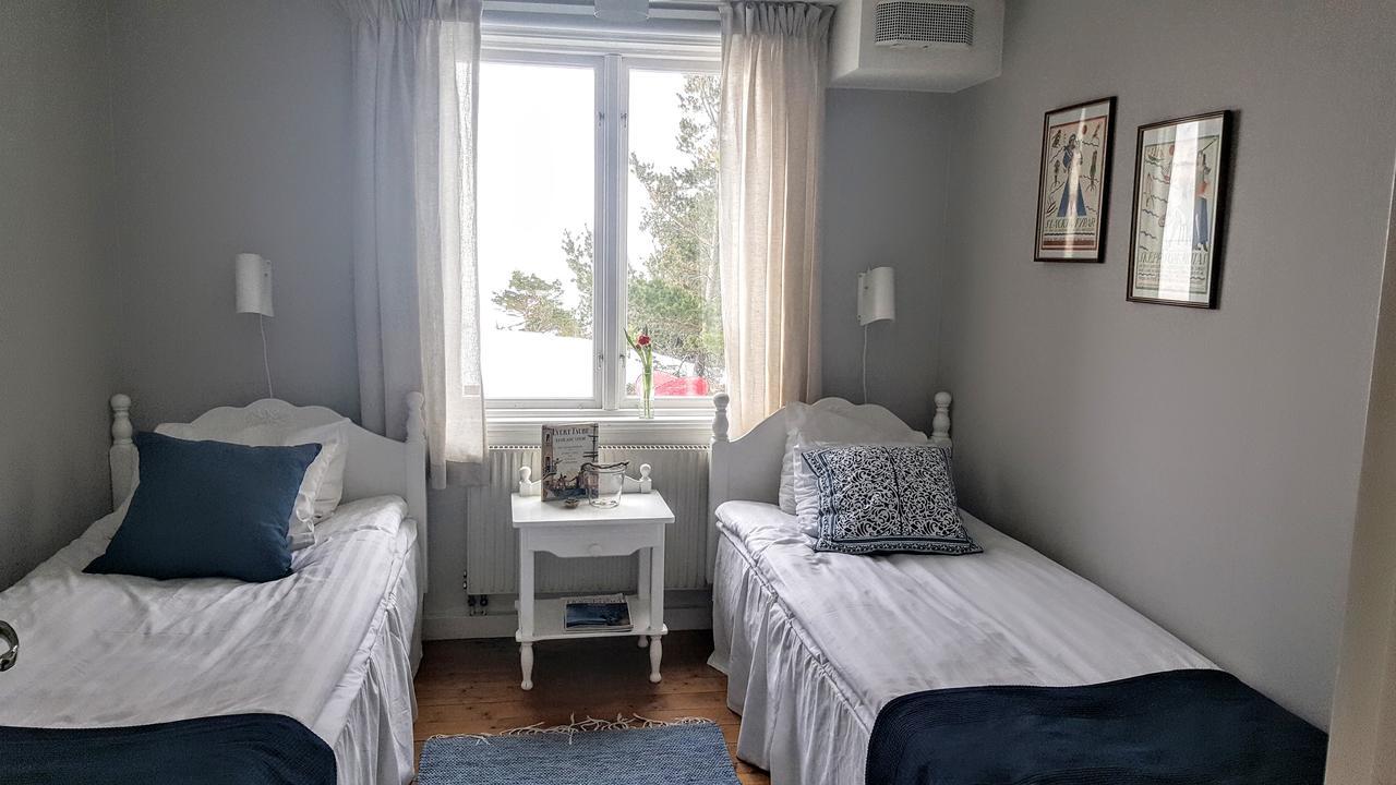 Bed and Breakfast Lotsstugan I Haernoesand Екстер'єр фото