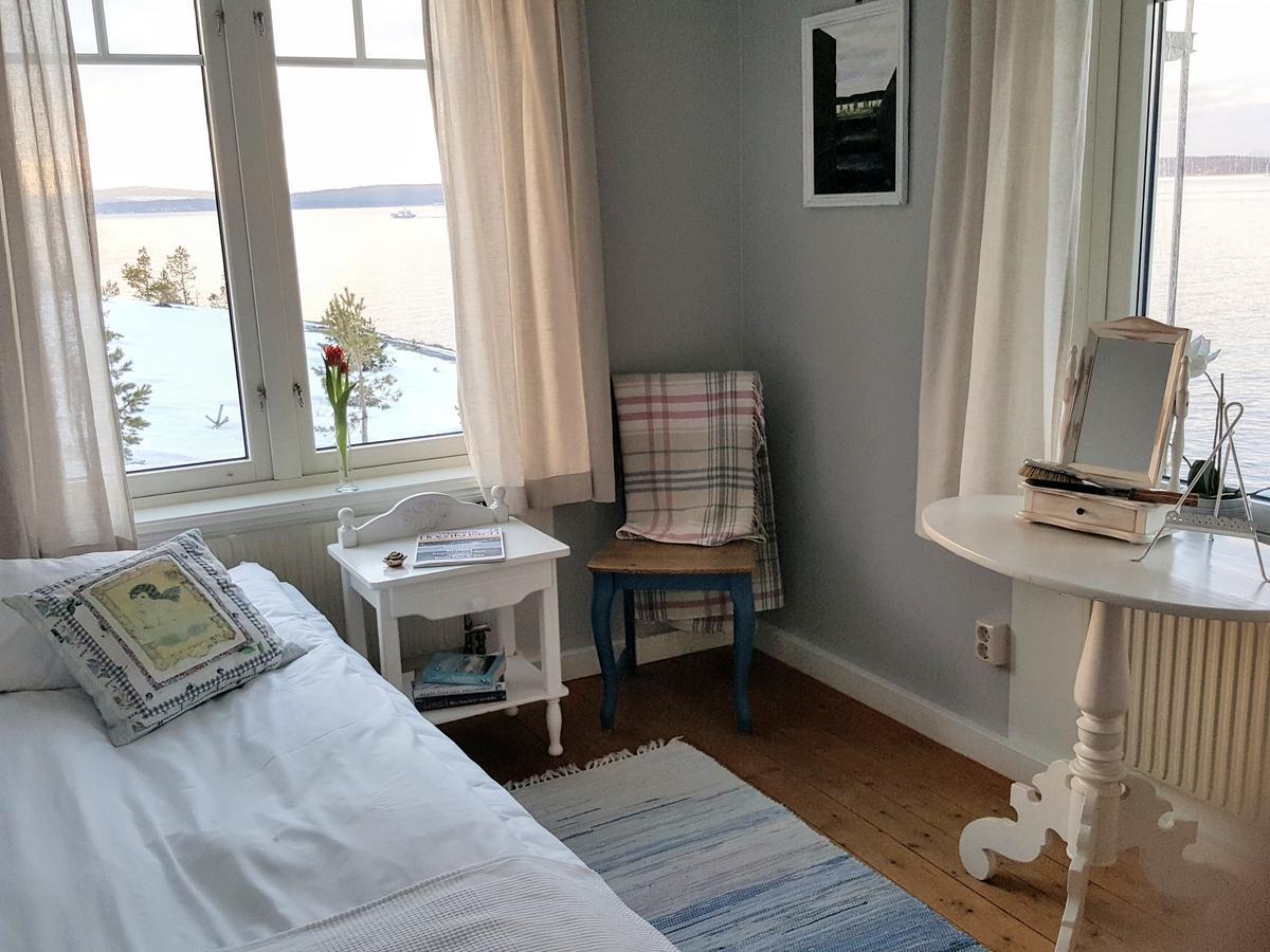 Bed and Breakfast Lotsstugan I Haernoesand Екстер'єр фото