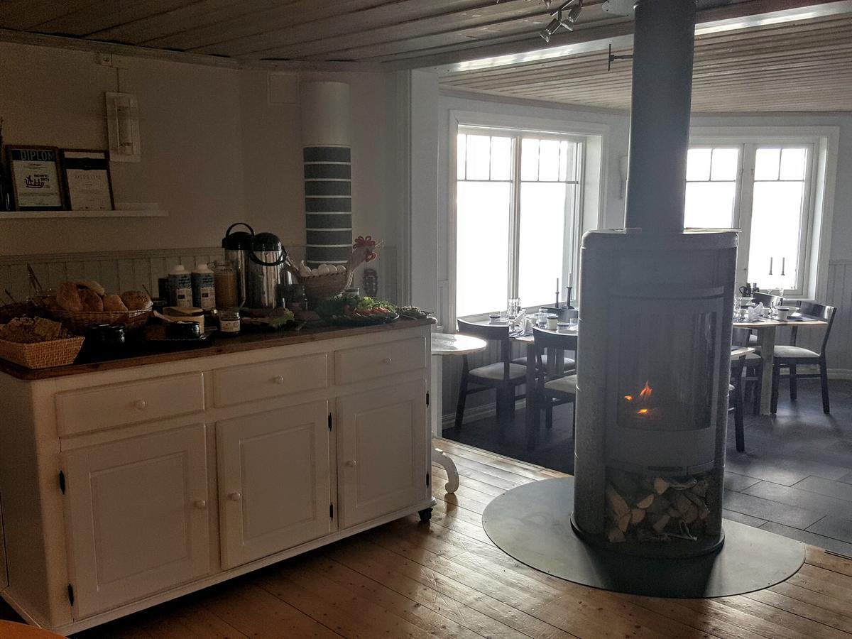Bed and Breakfast Lotsstugan I Haernoesand Екстер'єр фото